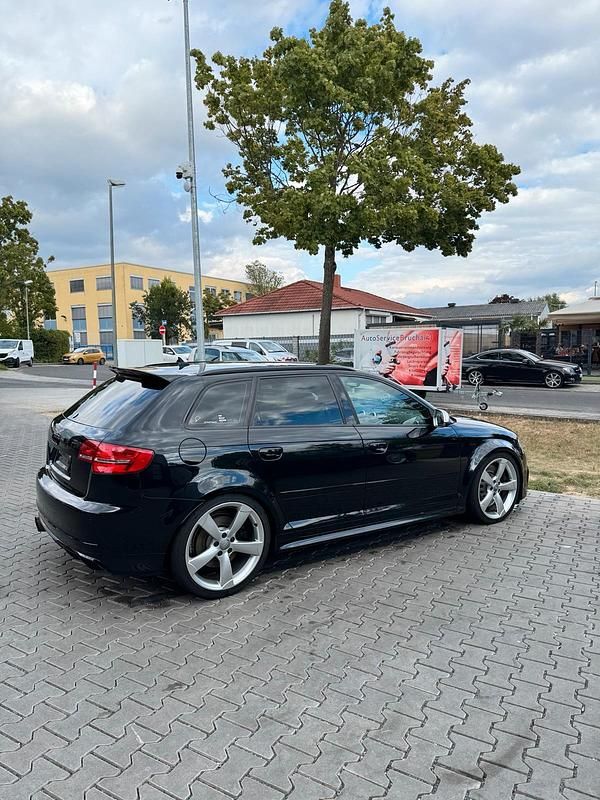 Schwarz Gebraucht 2013 Audi RS3 Exclusive Kleinwagen | 28.000 € (Fairer Preis) - Bild 1/4