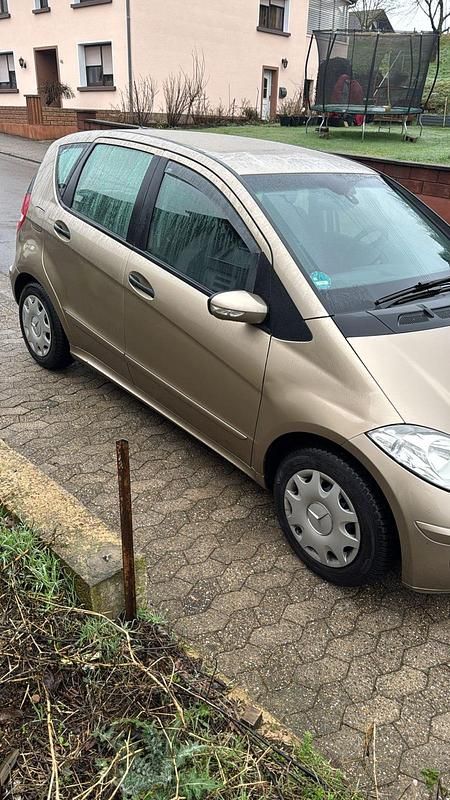 Gebraucht Mercedes A150 95 PS (69 kW) 2007 Gold Kleinwagen