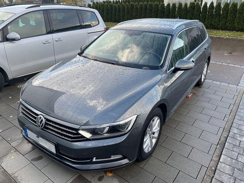 Grau Gebraucht 2015 VW Passat Comfortline Kombi | 11.400 € (Fairer Preis) - Bild 1/4