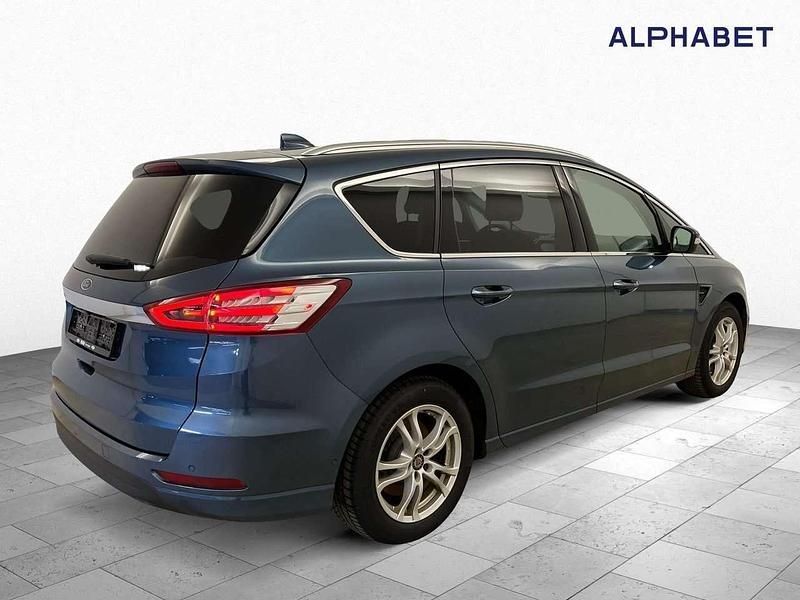 Gebraucht Ford S-MAX Titanium 150 PS (110 kW) 2020 Chromablau Van / Kleinbus