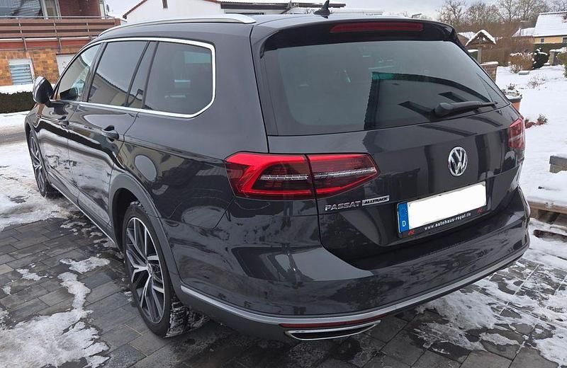 Gebraucht VW Passat Alltrack 239 PS (175 kW) 2018 Grau Kombi