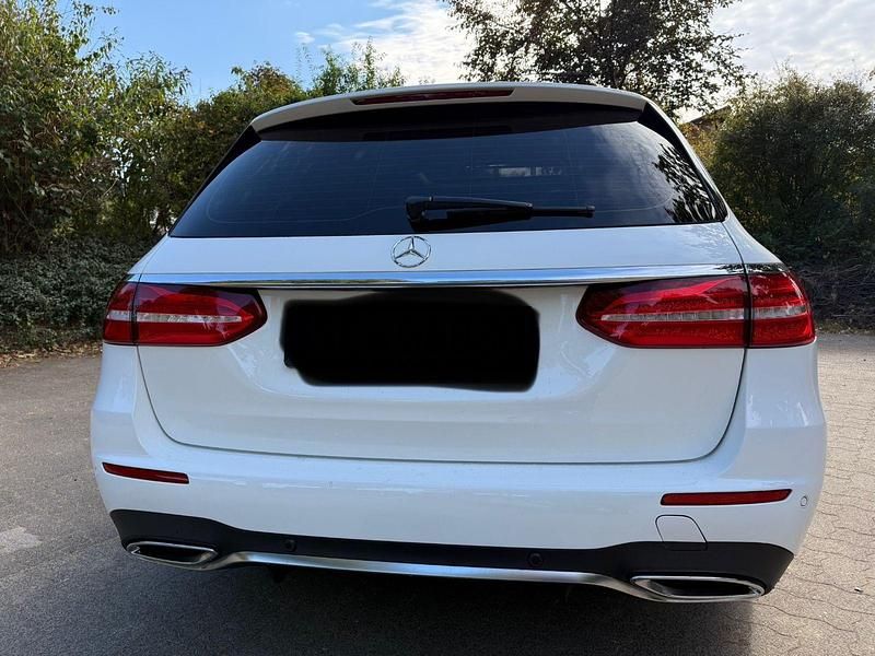 Gebraucht Mercedes E350 AMG line 258 PS (189 kW) 2017 Weiß Kombi