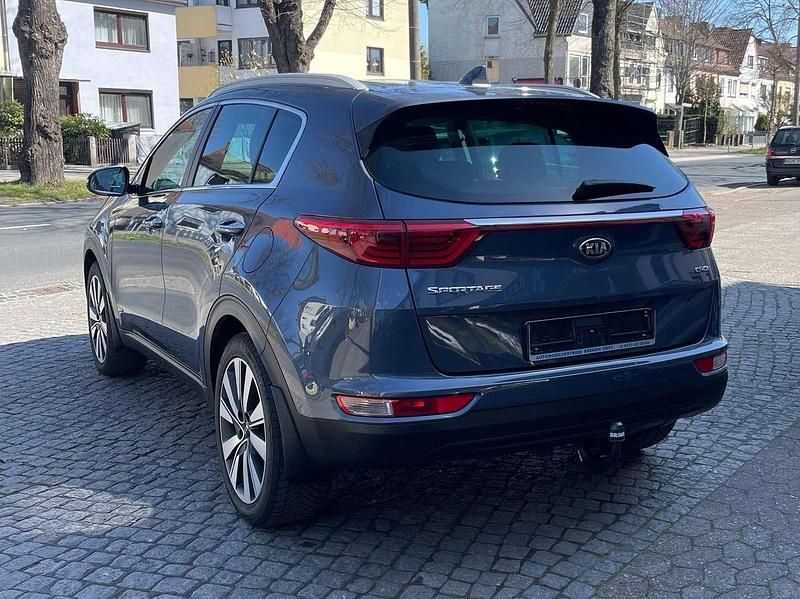 Gebraucht Kia Sportage Attract 185 PS (136 kW) 2017 Blau SUV