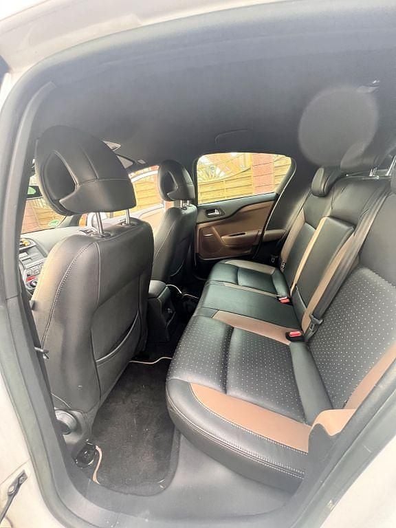 Gebraucht Citroën DS4 Sport Chic 200 PS (147 kW) 2014 Weiß Kleinwagen