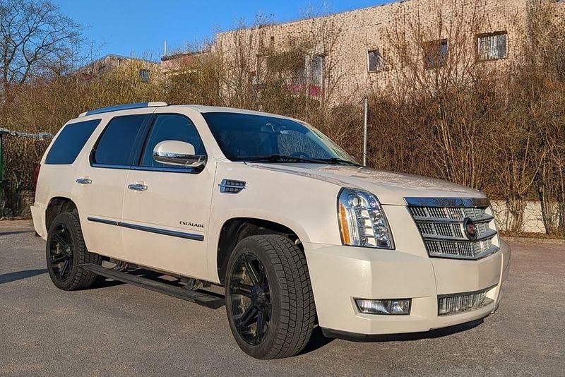Gebraucht Cadillac Escalade 409 PS (300 kW) 2015 Weiß SUV