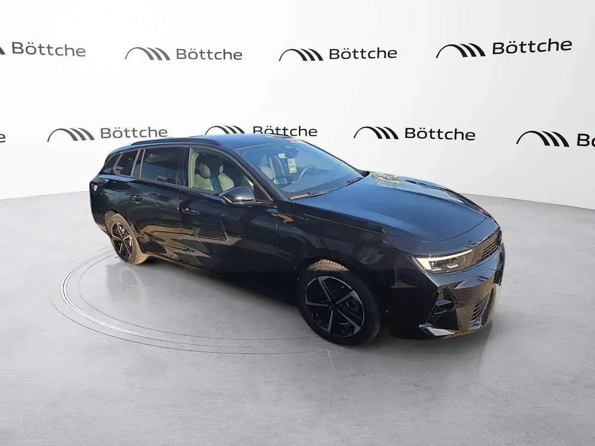 Neu Opel Astra 131 PS (96 kW) 2025 Lackierung schwarz perla nera/typ aussenverkleidung metallic perlmutt Kleinwagen