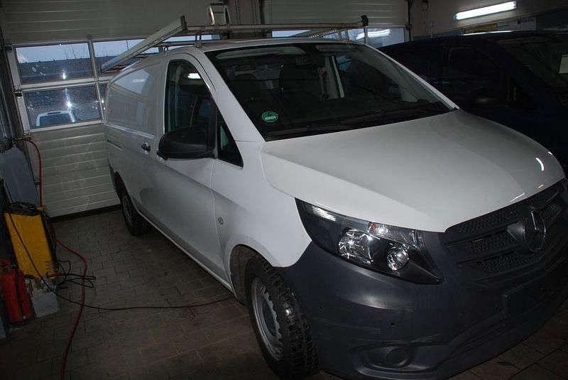 Gebraucht Mercedes Vito 114 PS (83 kW) 2018 Weiß Van