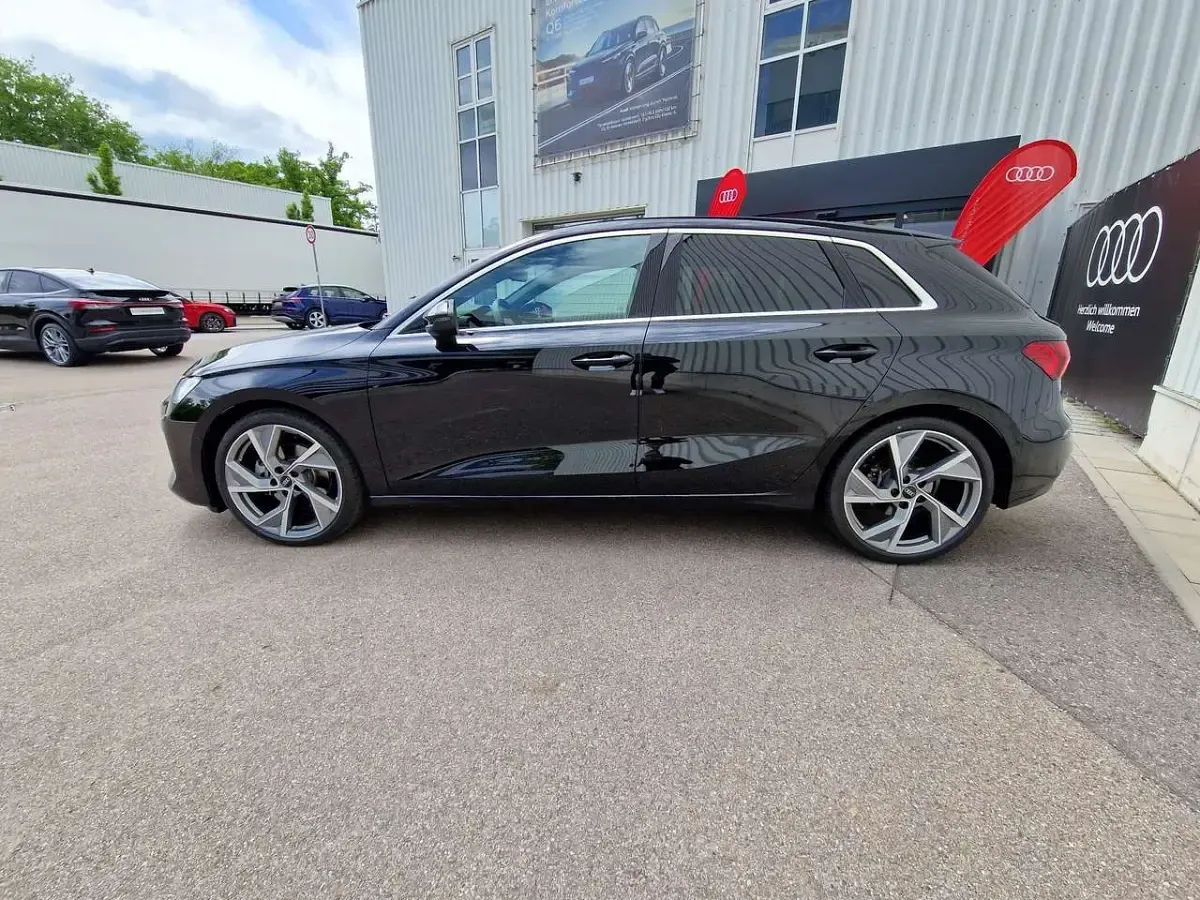 Gebraucht Audi A3 Comfort 150 PS (110 kW) 2024 Schwarz Kombi