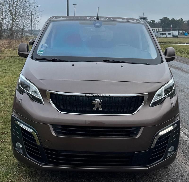 Gebraucht Peugeot Traveller Allure 180 PS (132 kW) 2016 Braun Van / Kleinbus