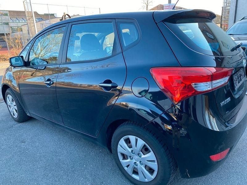 Second-hand Hyundai ix20 90 CP (66 kW) 2012 Negru Hatchback