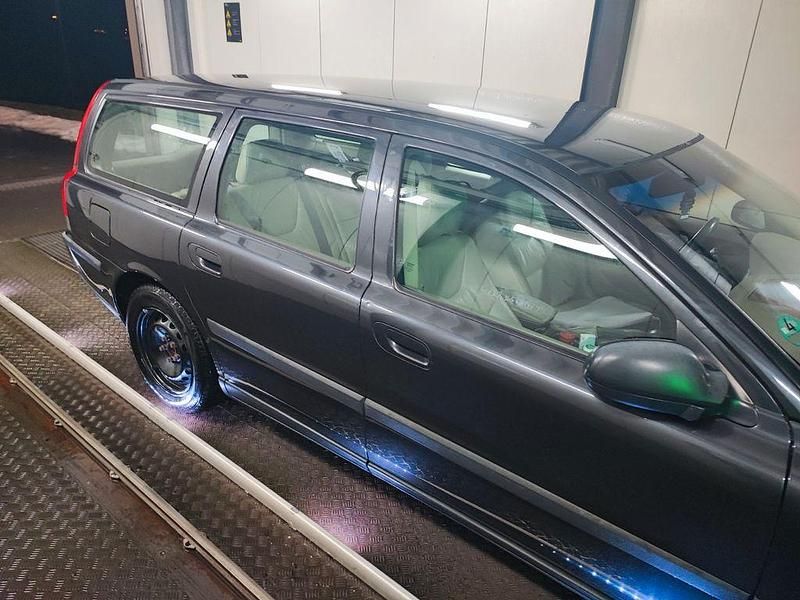 Gebraucht Volvo V70 140 PS (102 kW) 2001 Blau Kombi