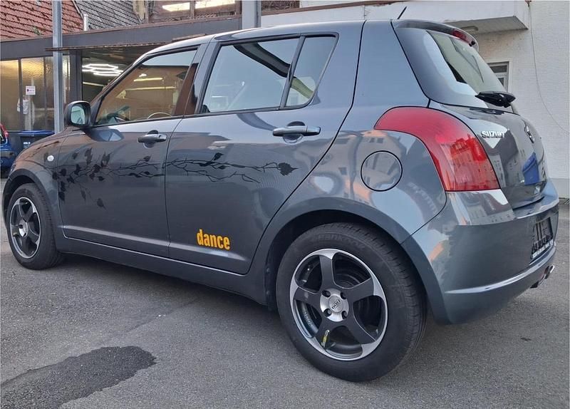 Gebraucht Suzuki Swift 92 PS (67 kW) 2007 Grau Kleinwagen