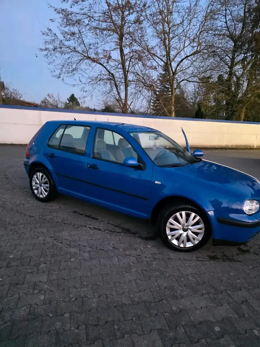 Gebraucht VW Golf IV 75 PS (55 kW) 2000 Blau Kleinwagen
