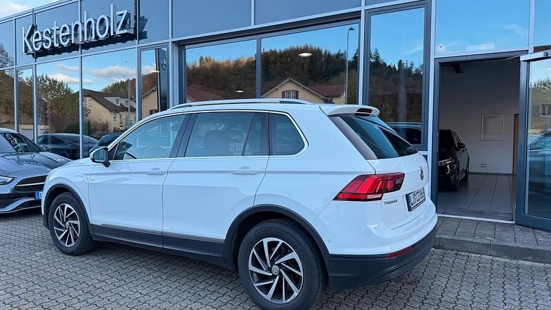 Weiß Gebraucht 2018 VW Tiguan SUV | 17.900 € (Guter Preis) - Bild 1/4