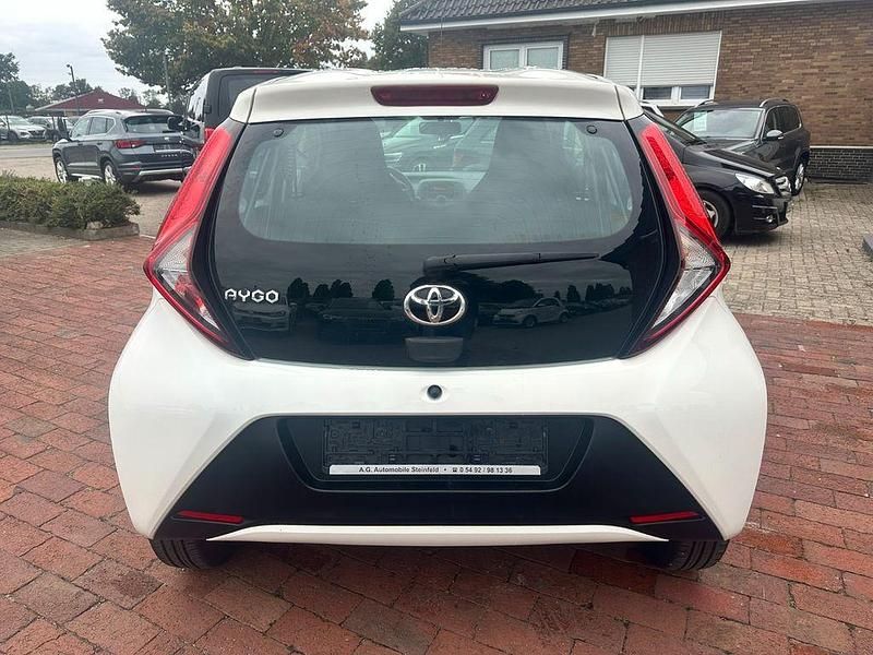 Gebraucht Toyota Aygo 72 PS (52 kW) 2019 Weiß Kleinwagen