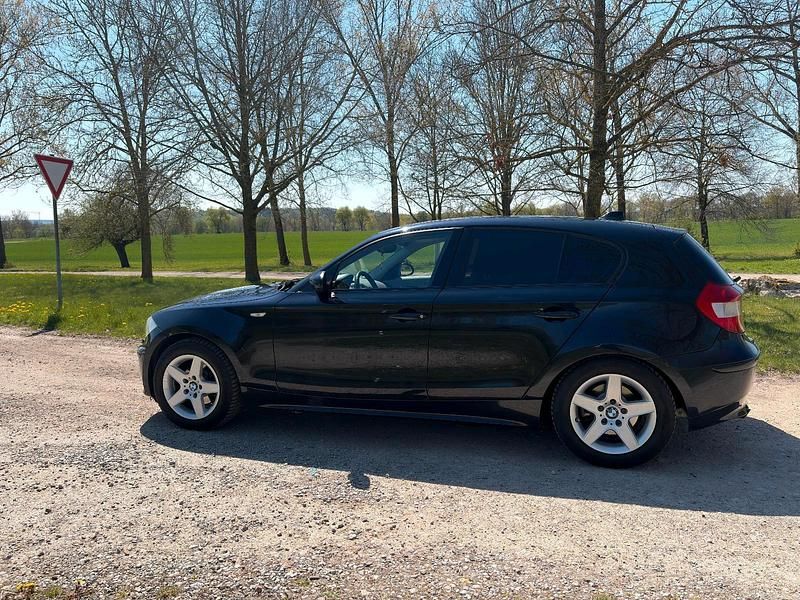 Usata BMW 120 150 CV (110 kW) 2006 Blu Utilitaria