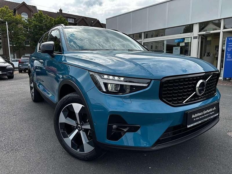 Gebraucht Volvo XC40 Plus 163 PS (119 kW) 2024 Blau SUV