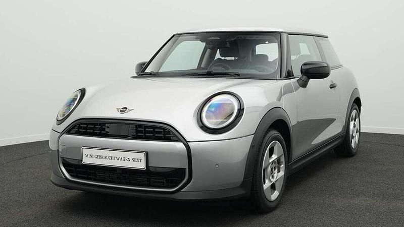 Grau Gebraucht 2024 Mini Cooper Classic Kleinwagen | 23.518 € (Fairer Preis) - Bild 1/4