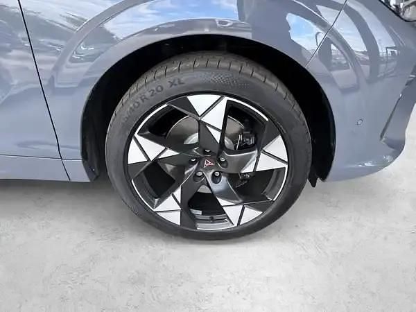 Neu Cupra Terramar 265 PS (194 kW) 2025 Grau SUV