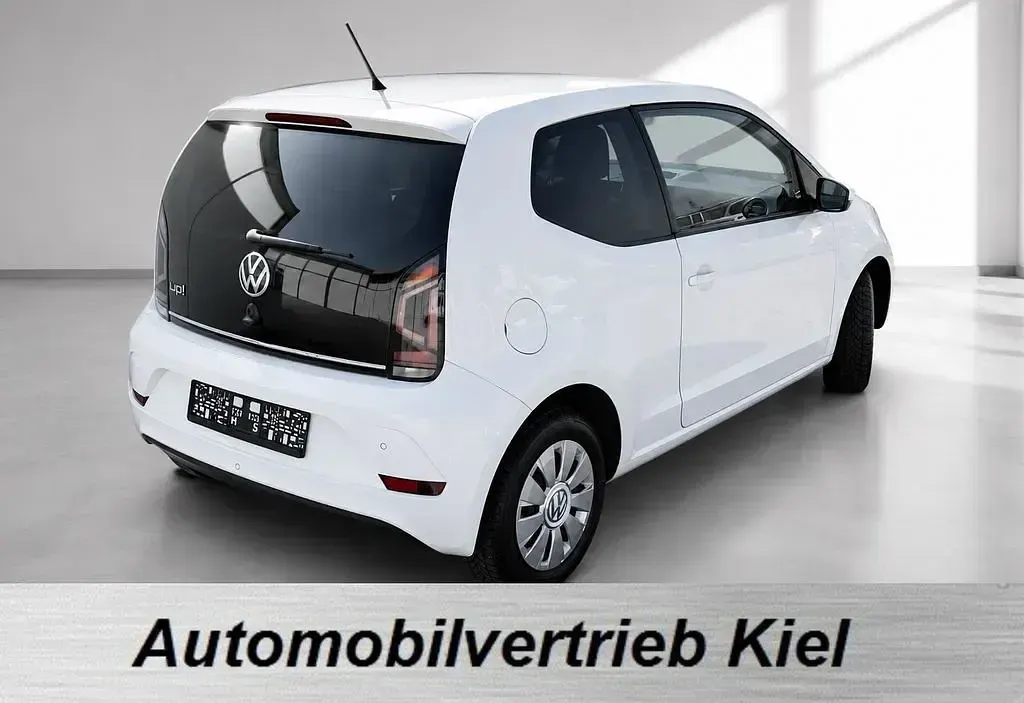Używany VW up! Active 65 KM (47 kW) 2022 Biały Hatchback