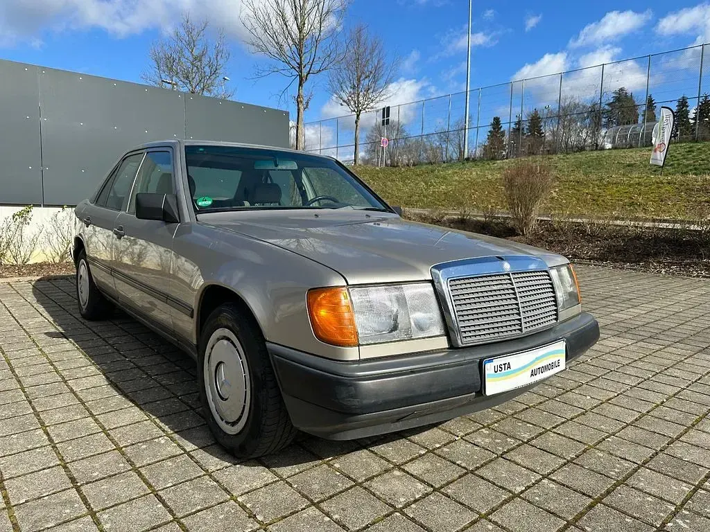 Gebraucht Mercedes E300 179 PS (131 kW) 1987 Limousine