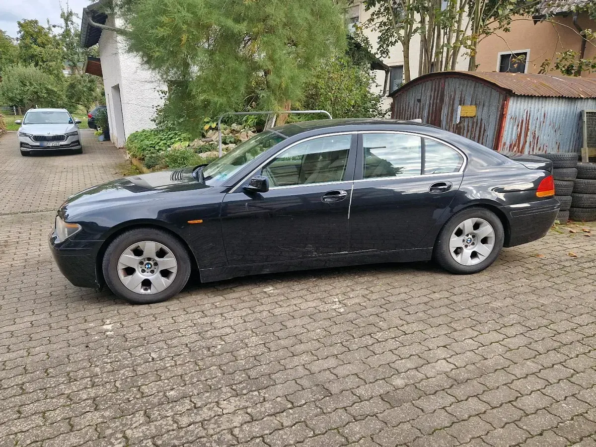 Gebraucht BMW 735 270 PS (198 kW) 2002 Schwarz Limousine