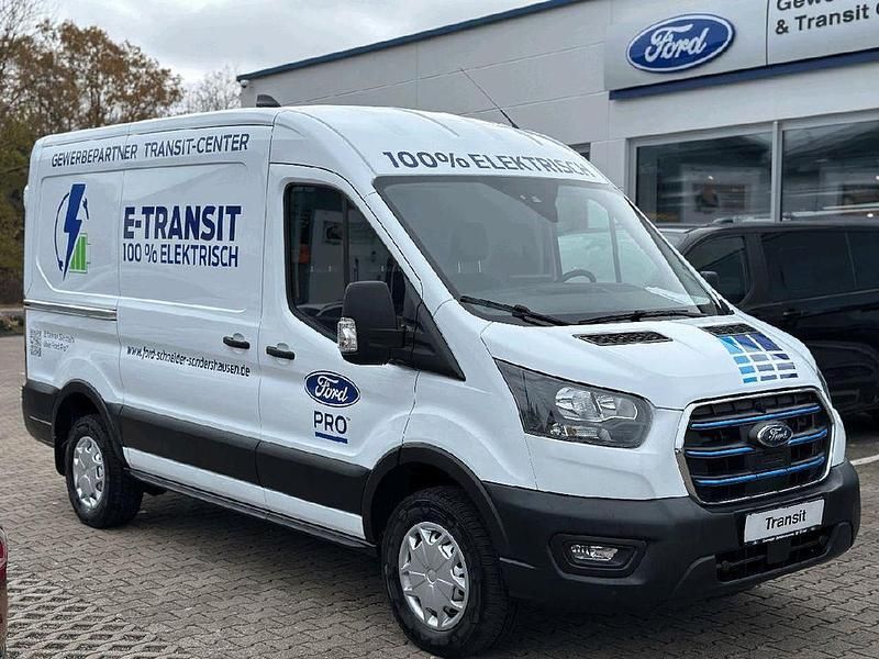 Weiß Gebraucht 2023 Ford E-Transit Trend Van | 34.290 € (Fairer Preis) - Bild 1/4