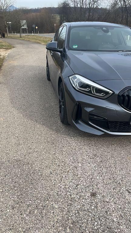 Gebraucht BMW 118 Performance 140 PS (102 kW) 2019 Grau Kleinwagen