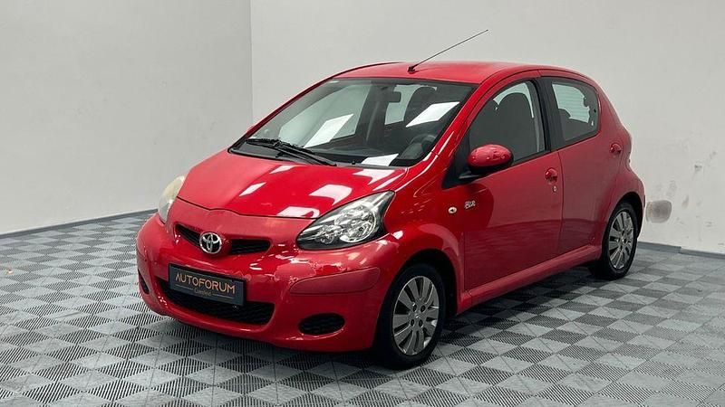 Gebraucht Toyota Aygo 68 PS (50 kW) 2009 Rot Kleinwagen