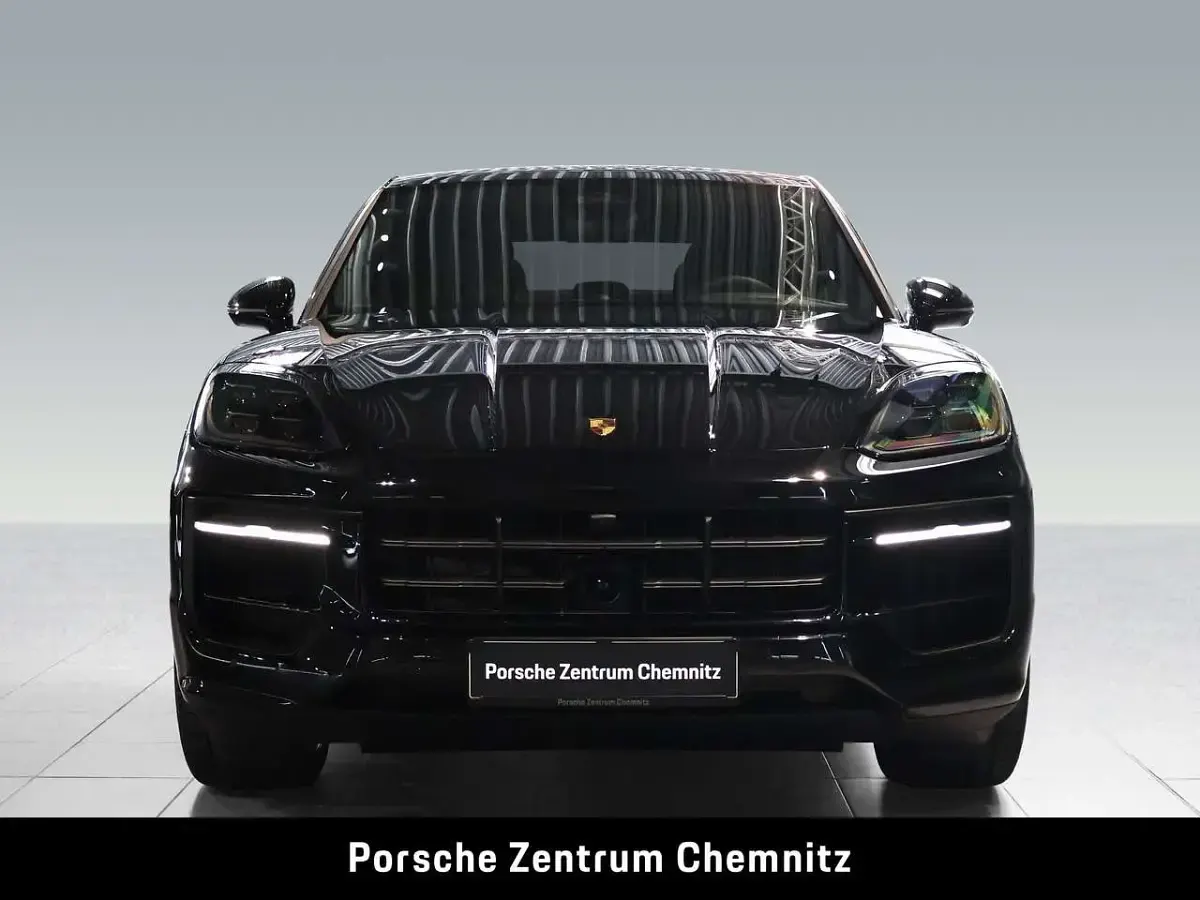 Gebraucht Porsche Cayenne E-Hybrid 470 PS (345 kW) 2026 Schwarz SUV