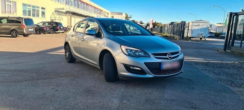 Grau Gebraucht 2015 Opel Astra Limousine | 5.500 € (Superpreis) - Bild 1/4