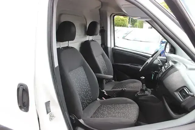 Używany Opel Combo 95 KM (69 kW) 2017 Biały Minivan
