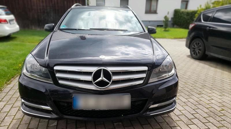 Gebraucht Mercedes C220 Avantgarde 170 PS (125 kW) 2012 Schwarz Kombi