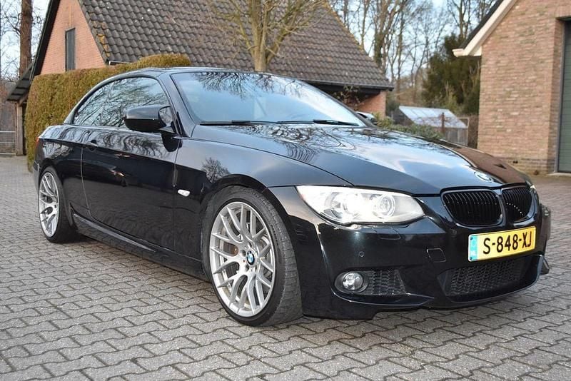 Gebraucht BMW 335 Cabriolet Performance 306 PS (225 kW) 2013 Schwarz Cabrio