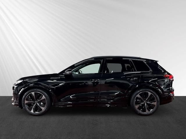 Neu Audi Q6 e-tron S-Line 314 kW (428 PS) 2026 Mythosschwarz metallic (schwarz) SUV