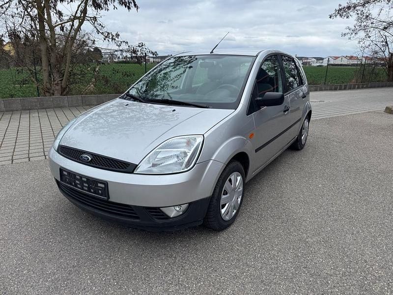 Gebraucht Ford Fiesta Ambiente 69 PS (50 kW) 2003 Silber Kleinwagen