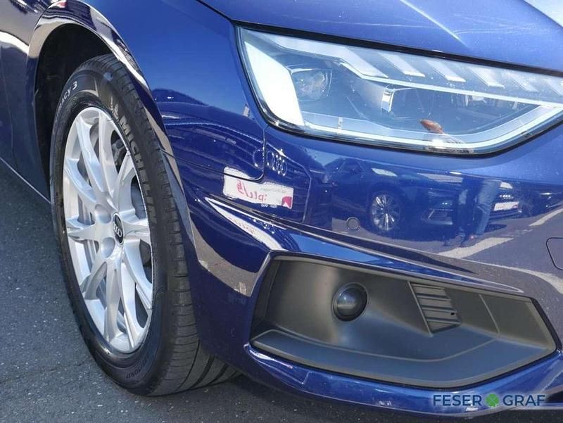 Second-hand Audi A4 Sport 204 CP (150 kW) 2023 Albastru Break