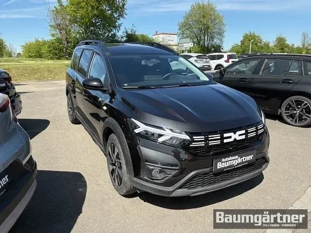 Neu Dacia Jogger Expression 141 PS (103 kW) 2026 Grau Van / Kleinbus