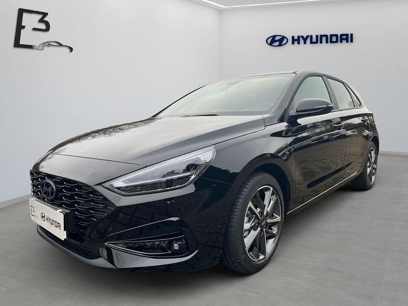 Schwarz Gebraucht 2025 Hyundai i30 Advantage Limousine | 26.490 € (Etwas zu teuer) - Bild 1/4