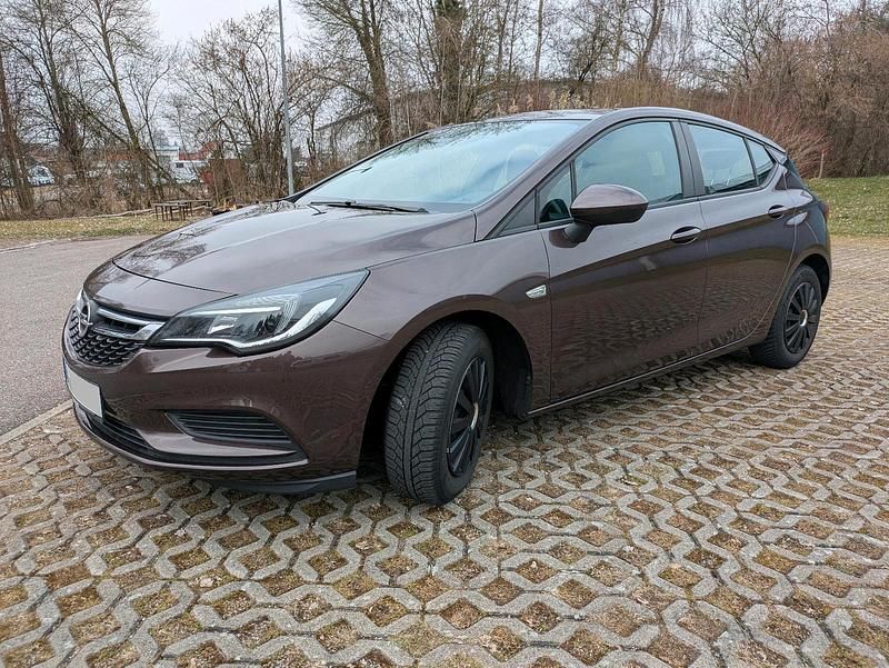 Gebraucht Opel Astra 105 PS (77 kW) 2017 Braun Limousine