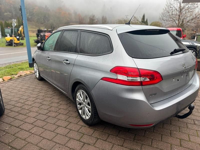 Gebraucht Peugeot 308 SW 110 PS (80 kW) 2018 Grau Kombi