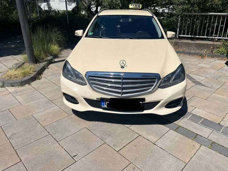 Gelb Gebraucht 2016 Mercedes E200 Edition Kombi | 6.500 € - Bild 1/4