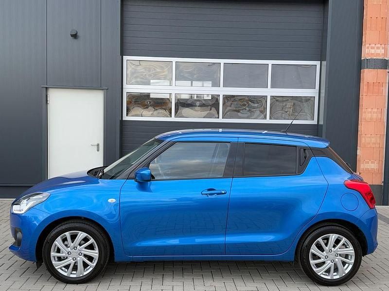 Gebraucht Suzuki Swift 90 PS (66 kW) 2023 Blau Kleinwagen