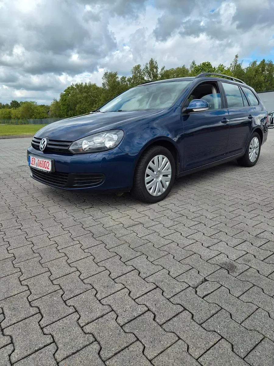 Gebraucht VW Golf VII Trendline 105 PS (77 kW) 2012 Blau Kombi