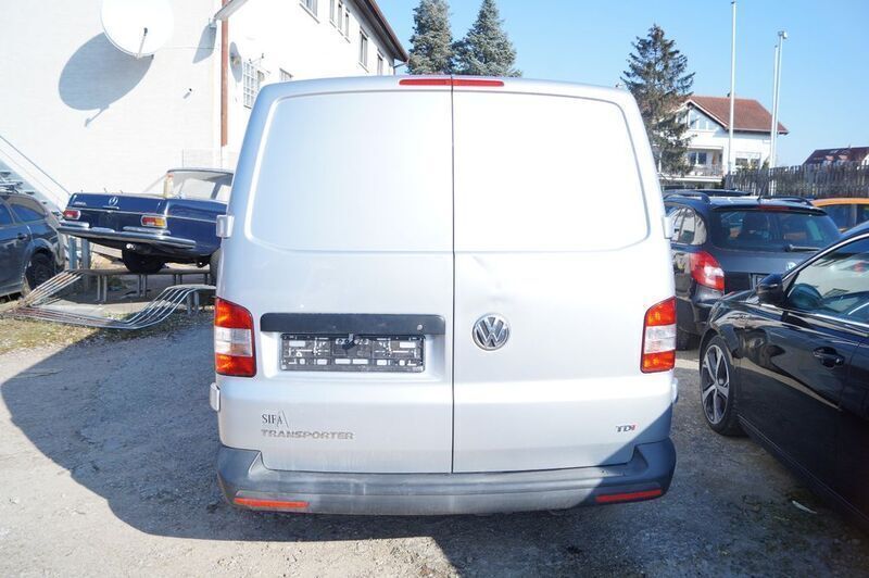 Gebraucht VW T5 140 PS (102 kW) 2015 Silber Van