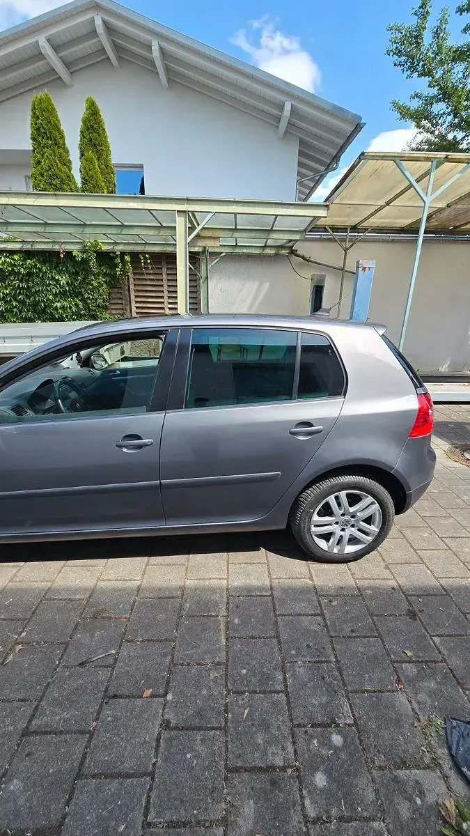 Gebraucht VW Golf V 105 PS (77 kW) 2007 Grau Limousine