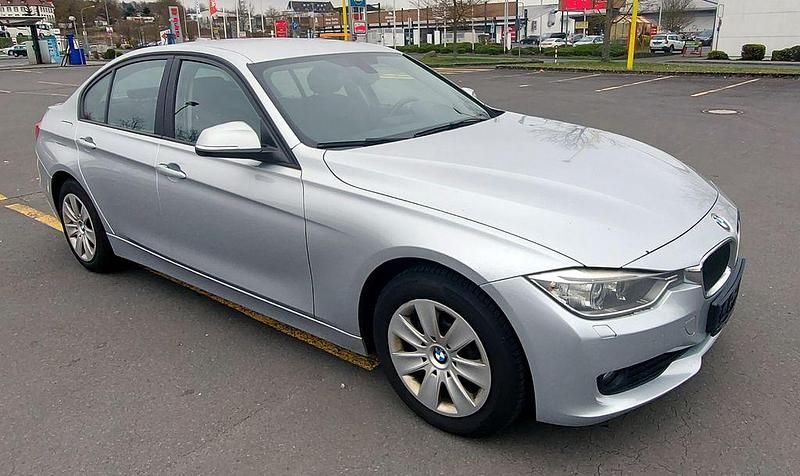 Gebraucht BMW 320 Comfort Edition 184 PS (135 kW) 2012 Silber Limousine