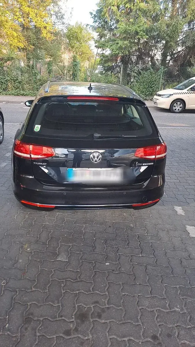 Gebraucht VW Passat 120 PS (88 kW) 2017 Schwarz Limousine