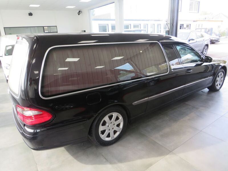 Gebraucht Mercedes E280 190 PS (139 kW) 2007 Schwarz Limousine