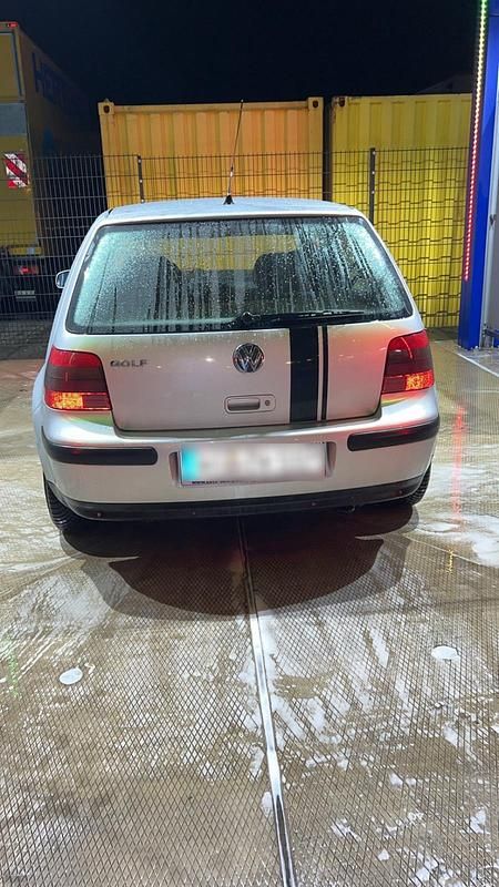 Silber Gebraucht 2001 VW Golf IV Limousine | 1.600 € (Fairer Preis) - Bild 1/4